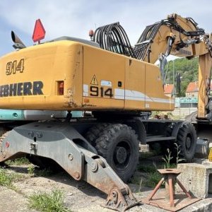 foto 19t bagr Liebherr A 914 Litronic offset