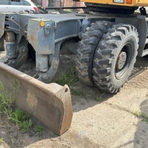foto 19t bagr Liebherr A 914 Litronic offset